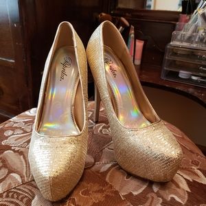 Gold Heals (Size 7.5)